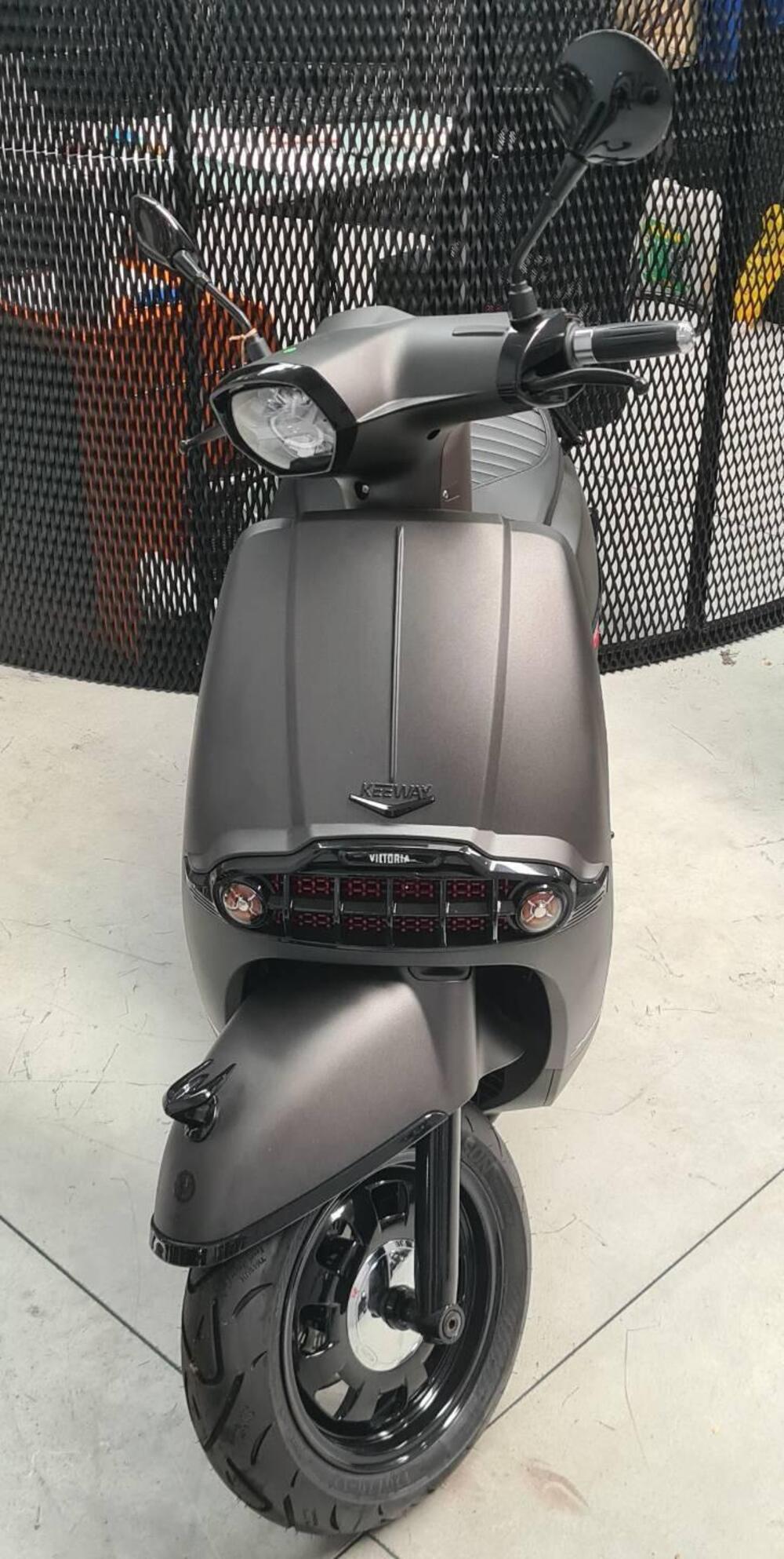 Keeway Motor Sixties 300i (2023 - 25) (2)