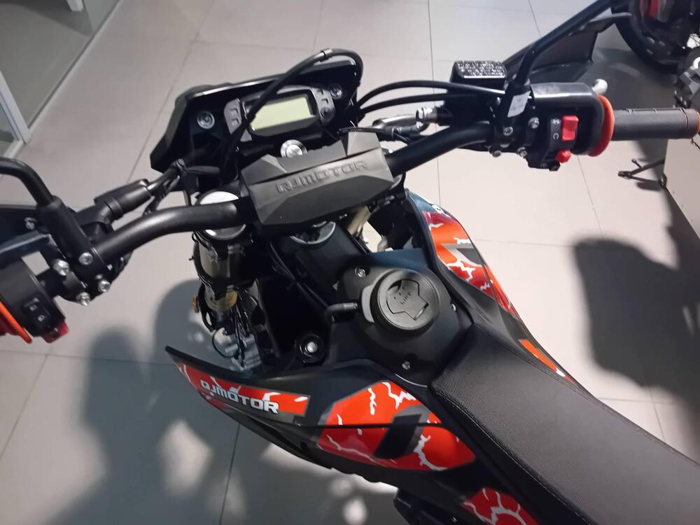 QJ Motor COV 125 (2025 - 26) (4)