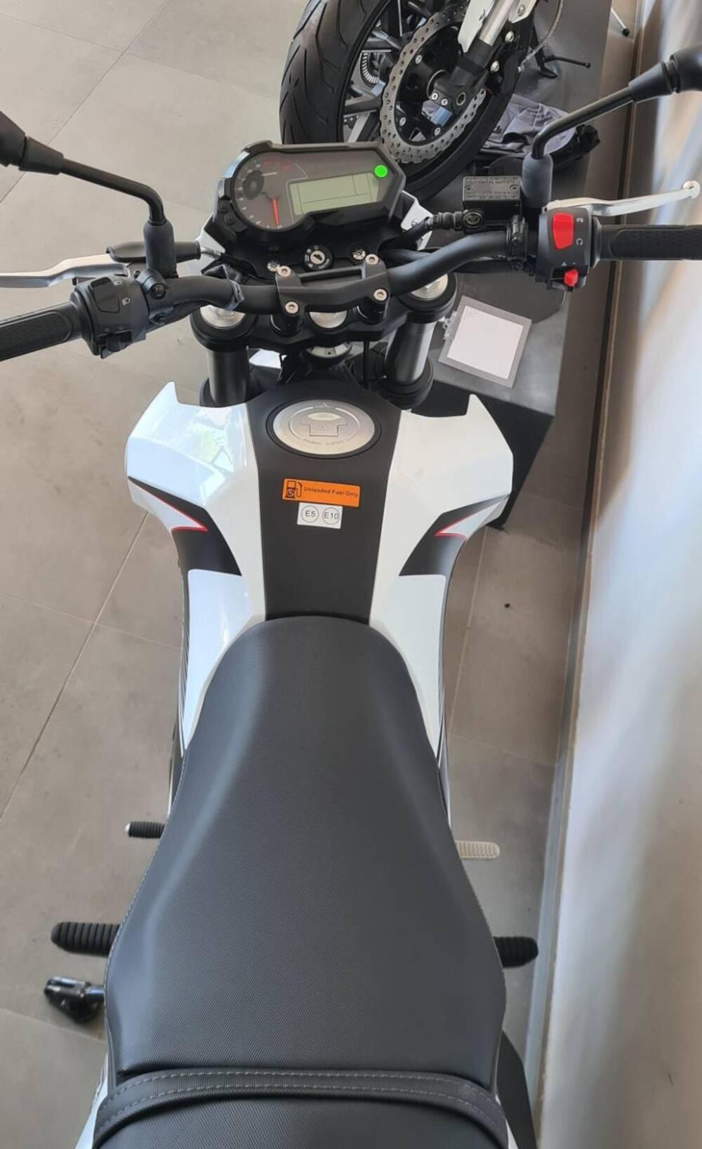 Benelli Tornado Naked T 125 (2022 - 25) (3)