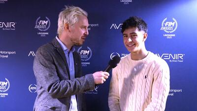 MotoGP 2025. Parla Jos&eacute; Antonio Rueda: &quot;Dell&#039;incidente non ricordo niente, ma ora credo in Dio ancora di pi&ugrave;. Pilota italiano preferito? Andrea Migno&quot; [VIDEO]