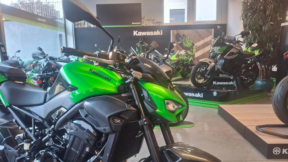 Kawasaki Z 900 (2025 - 26) (2)