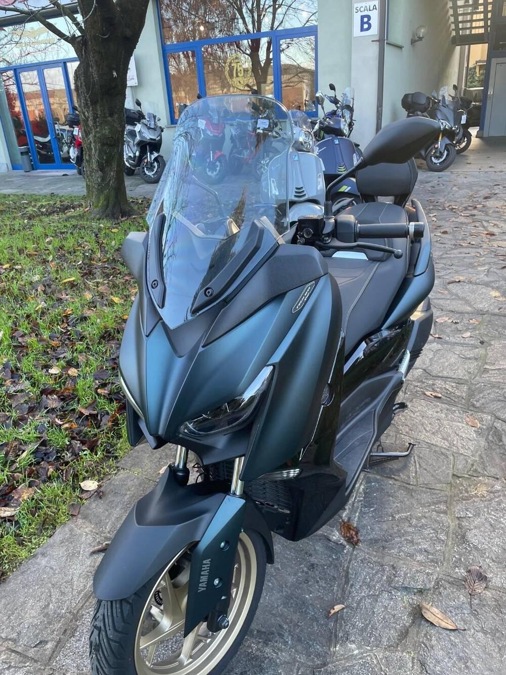 Yamaha X-Max 300 Tech Max (2021 - 24) (3)