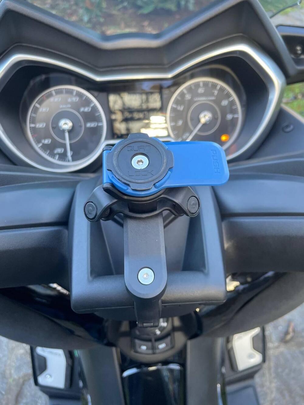 Yamaha X-Max 300 Tech Max (2021 - 24) (6)