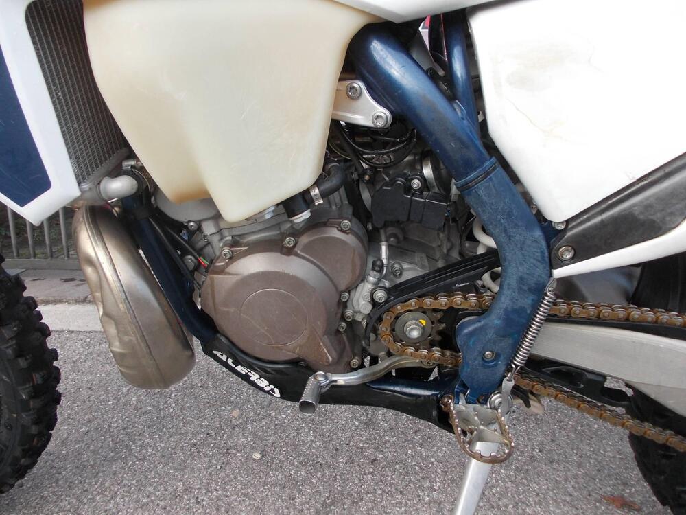 Husqvarna TE 300i (2023) (2)