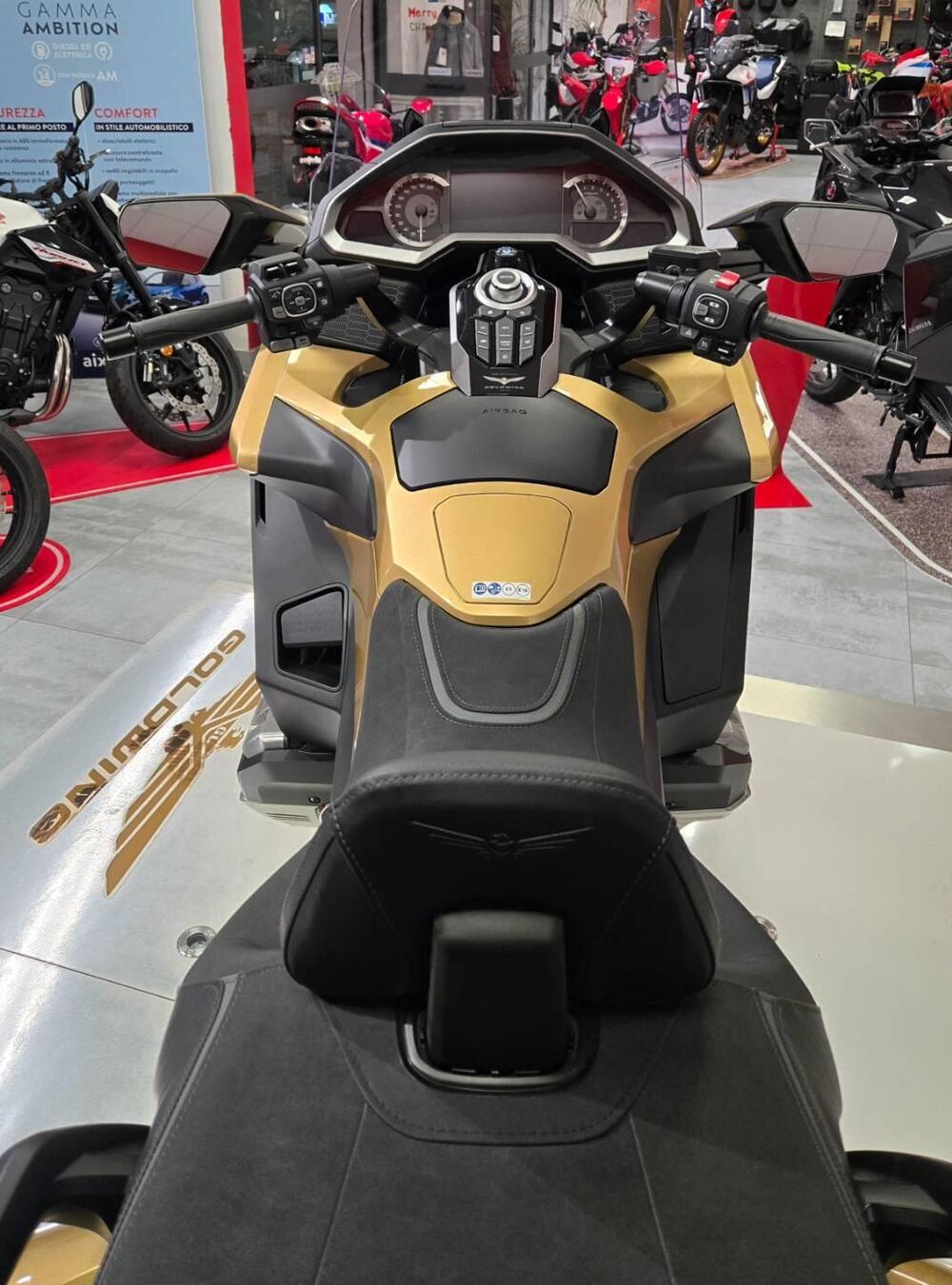 Honda GL 1800 Gold Wing Tour 50° Anniversario (2025 - 26) (6)