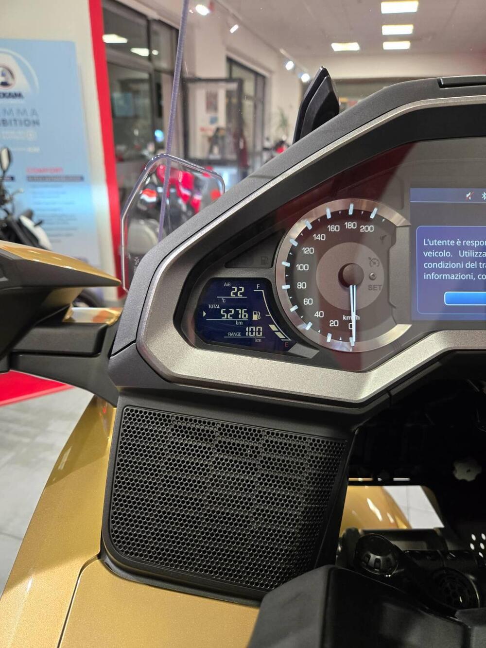 Honda GL 1800 Gold Wing Tour 50° Anniversario (2025 - 26) (8)