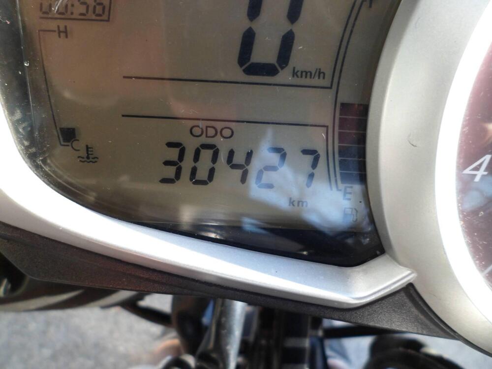 Triumph Speed Triple 1050 (2011 - 13) (9)