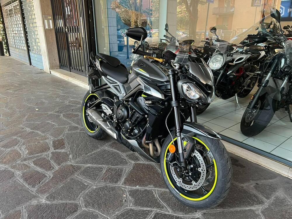 Triumph Street Triple 765 R (2023 - 25) (2)
