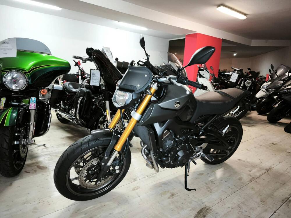 Yamaha MT-09 ABS (2013 - 15) (2)