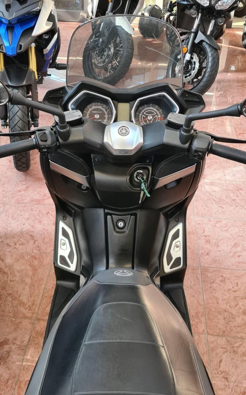 Yamaha X-Max 400 Momodesign (2014 - 16) (3)