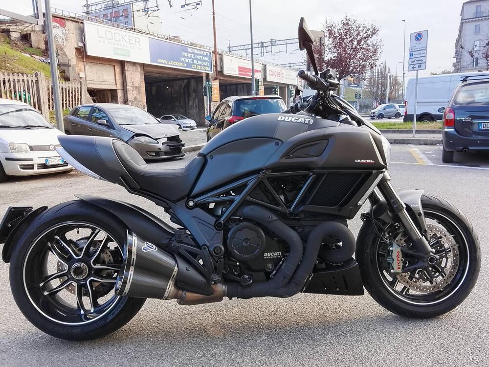 Ducati Diavel 1200 Carbon (2017 - 18)