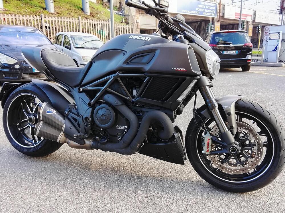 Ducati Diavel 1200 Carbon (2017 - 18) (2)