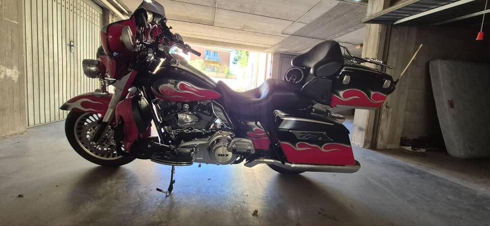 Harley-Davidson 1690 Electra Glide Classic (2010 - 12) - FLHTC (2)