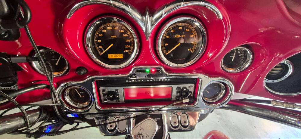 Harley-Davidson 1690 Electra Glide Classic (2010 - 12) - FLHTC (4)