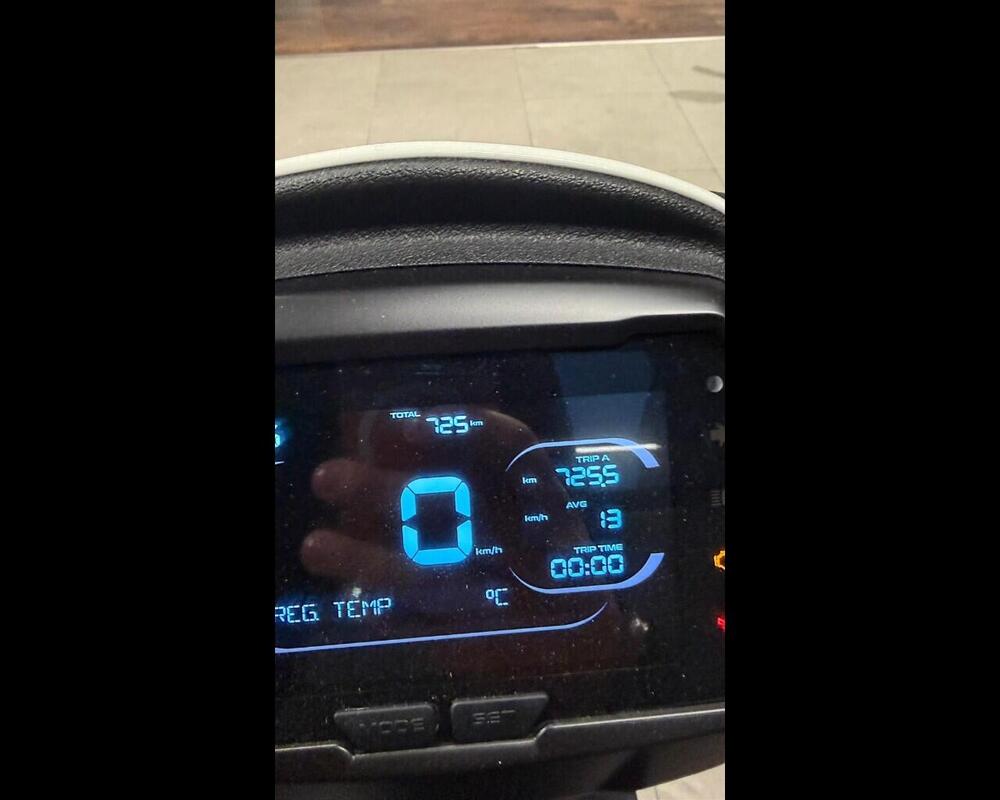 Piaggio 1 Active (2022 - 25) (2)