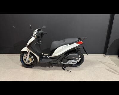 Piaggio 1 Active (2022 - 25) usata