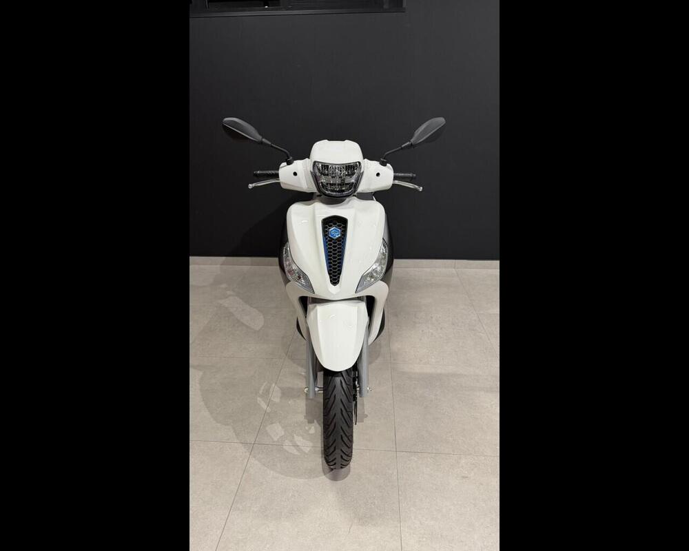 Piaggio 1 Active (2022 - 25) (2)