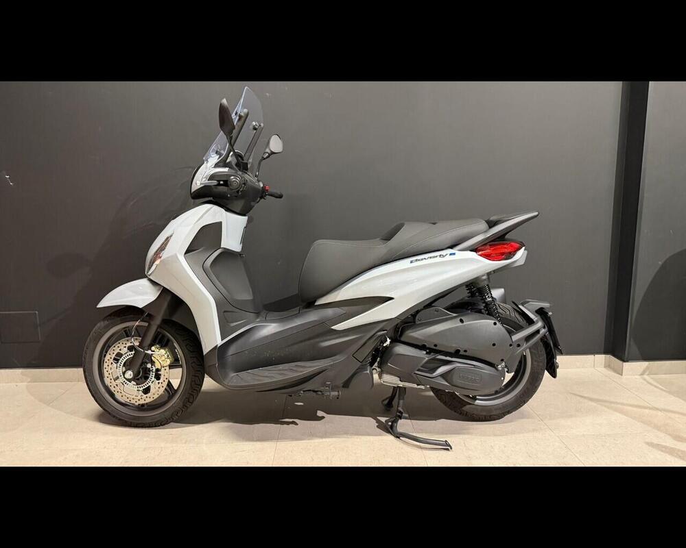 Piaggio 1 Active (2022 - 25) (4)