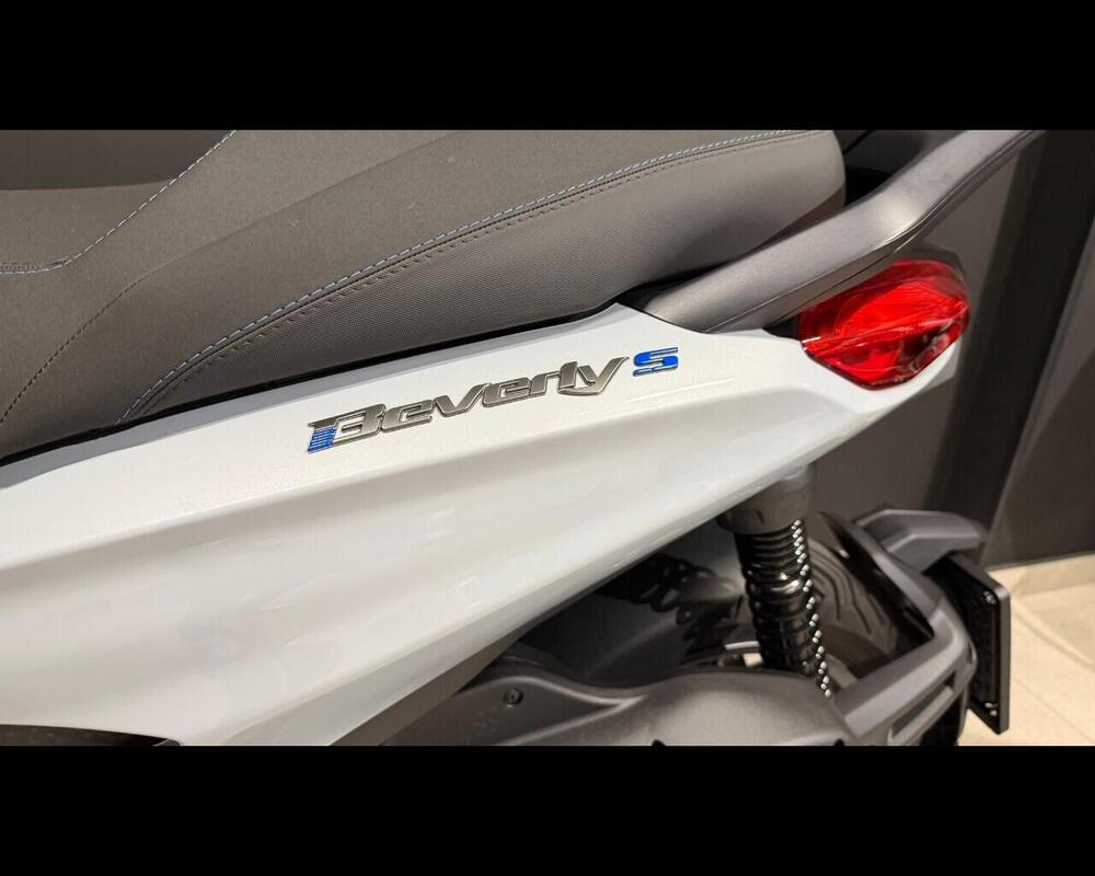 Piaggio 1 Active (2022 - 25) (5)