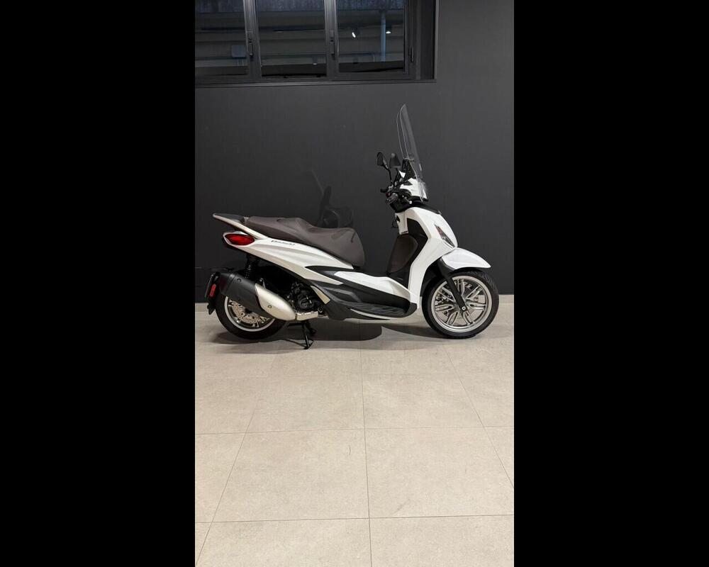 Piaggio Beverly 300 S ABS-ASR (2021 - 25) (3)