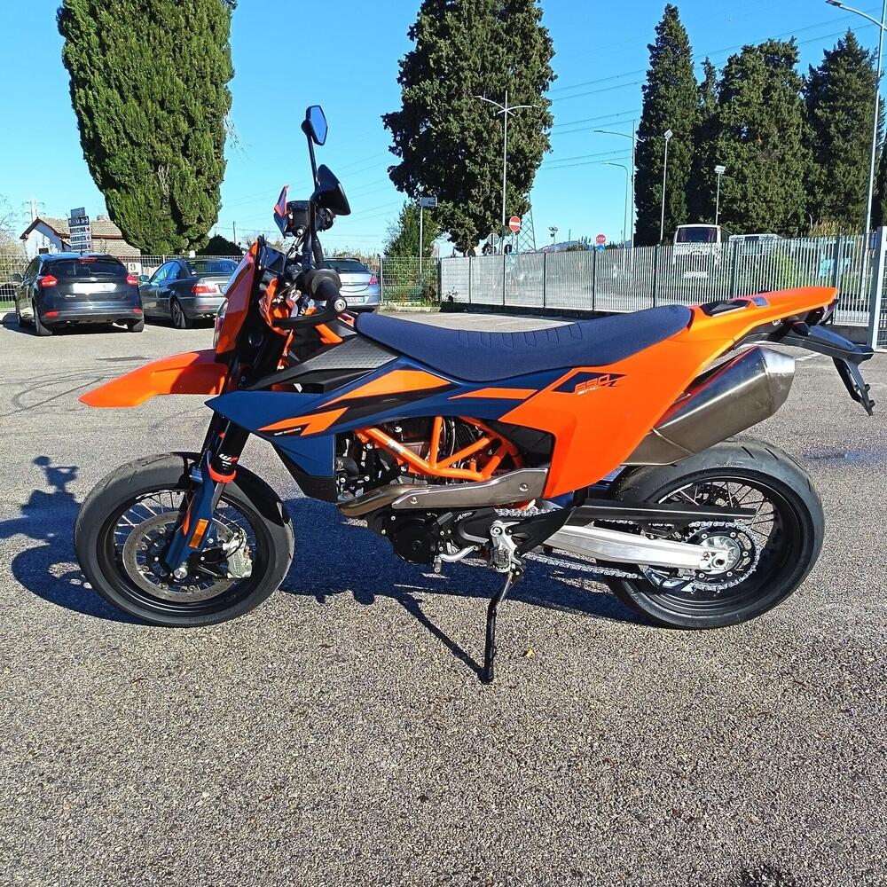 KTM 690 SMC R (2026) (7)