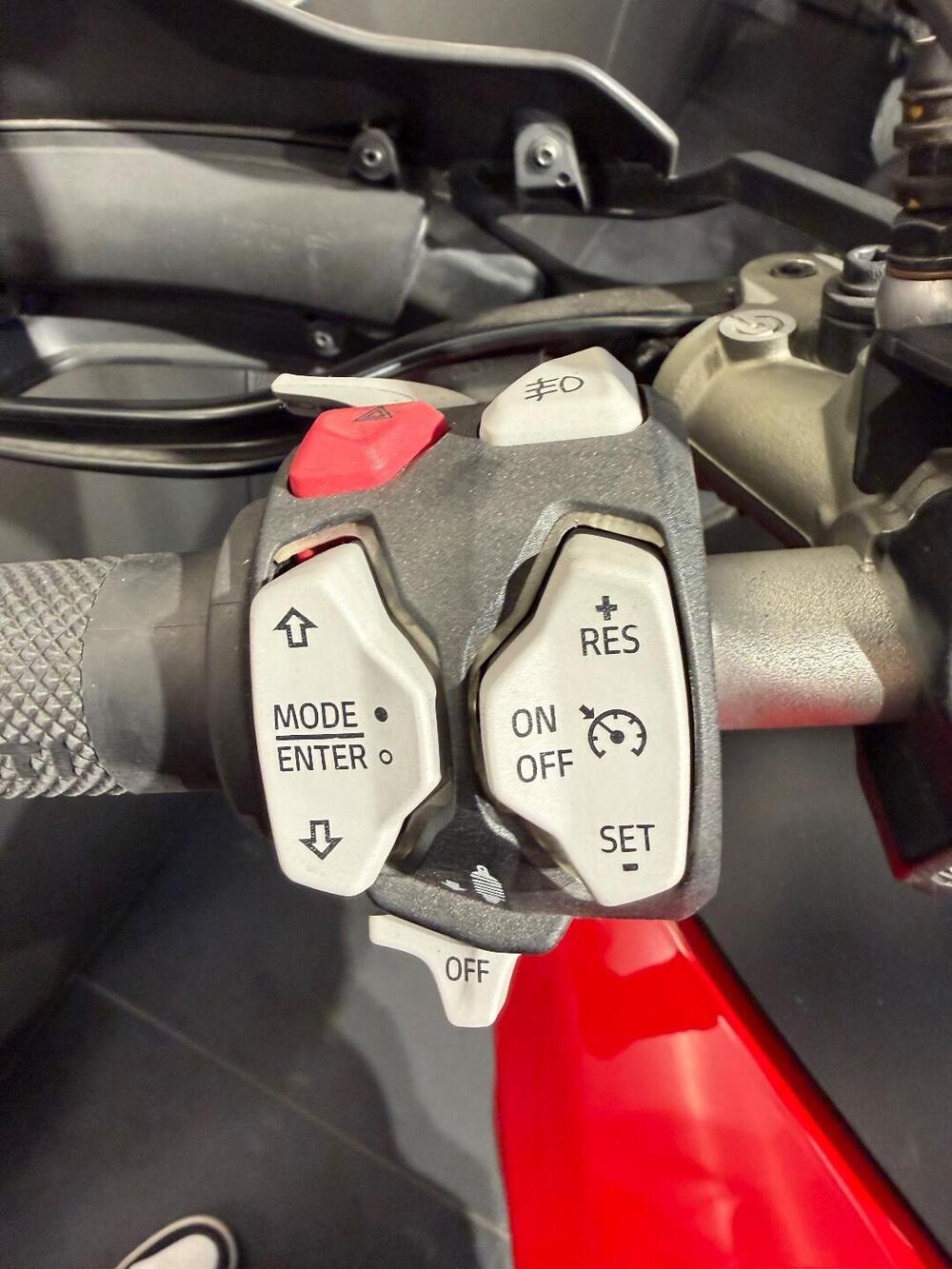 Ducati Multistrada V2 S (2022 - 24) (14)