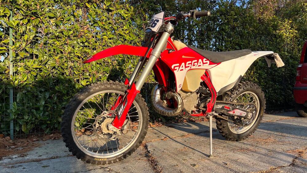 GASGAS EC 300 (2022) (2)