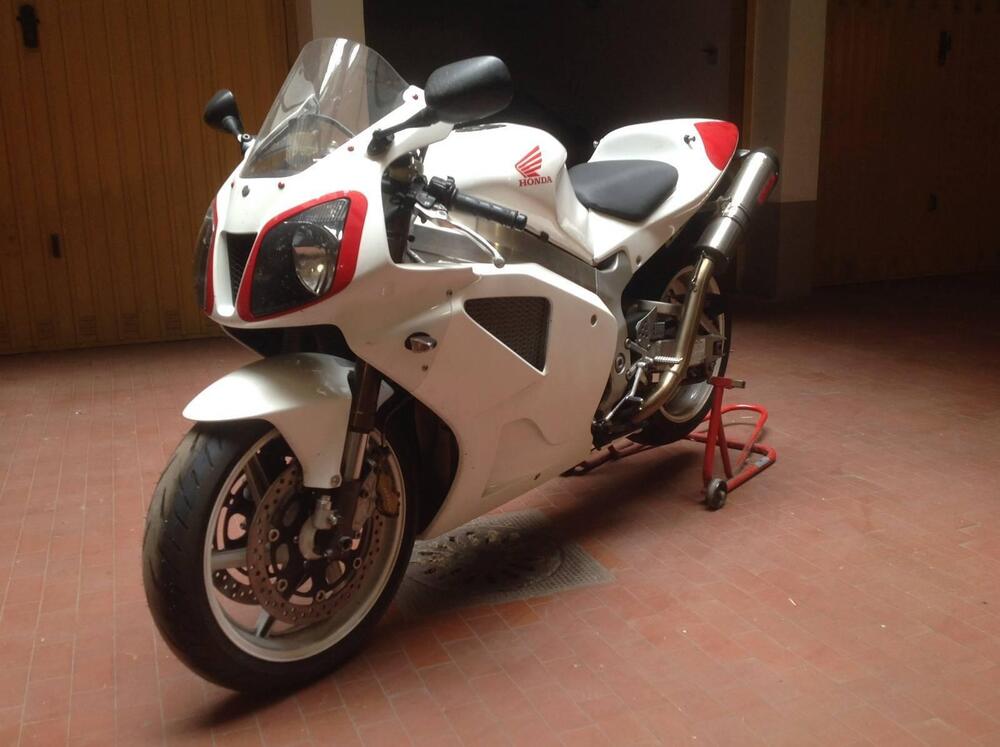 Honda VTR 1000 SP-1 (2000 - 01) (3)