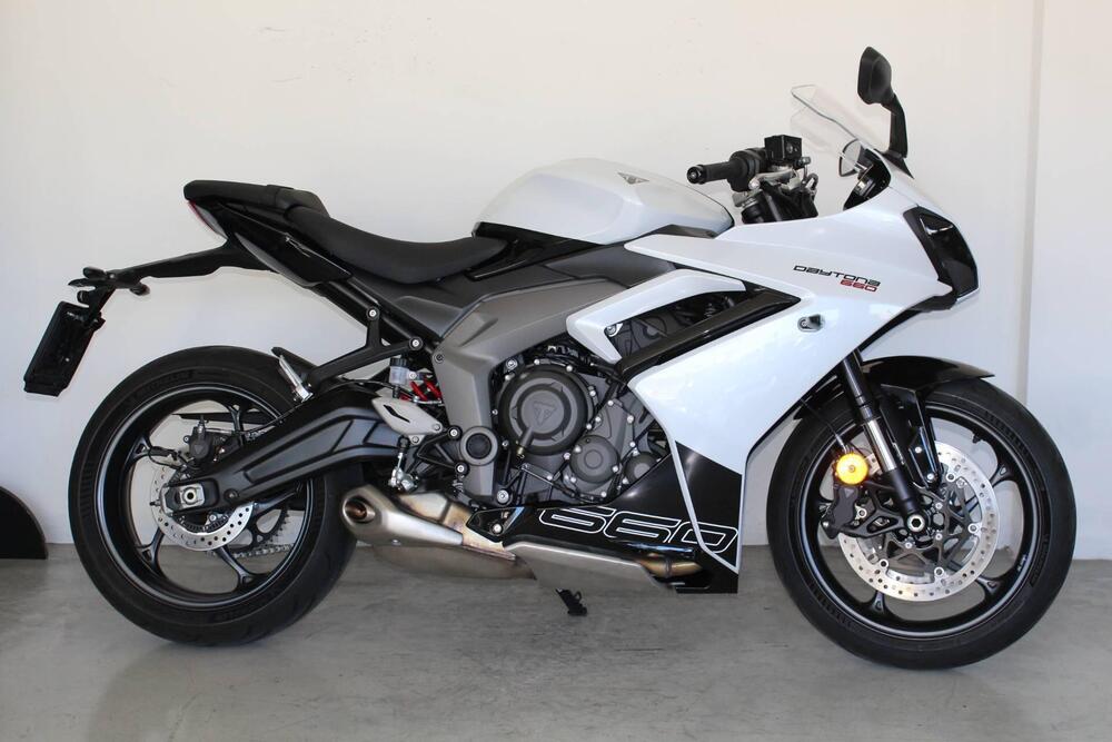 Triumph Daytona 660 (2024 - 25) (2)