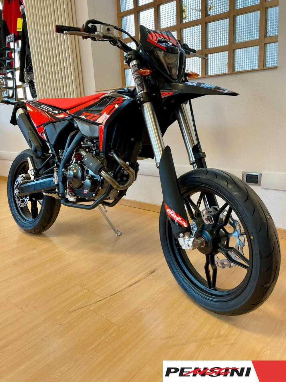 Betamotor RR 125 4T Motard T (2025 - 26) (3)