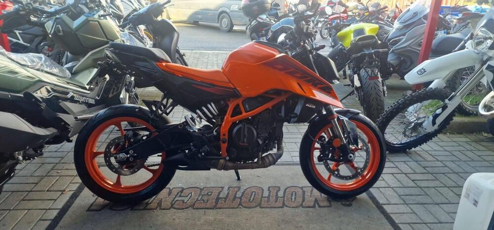 KTM 390 Duke (2024 - 25) (2)