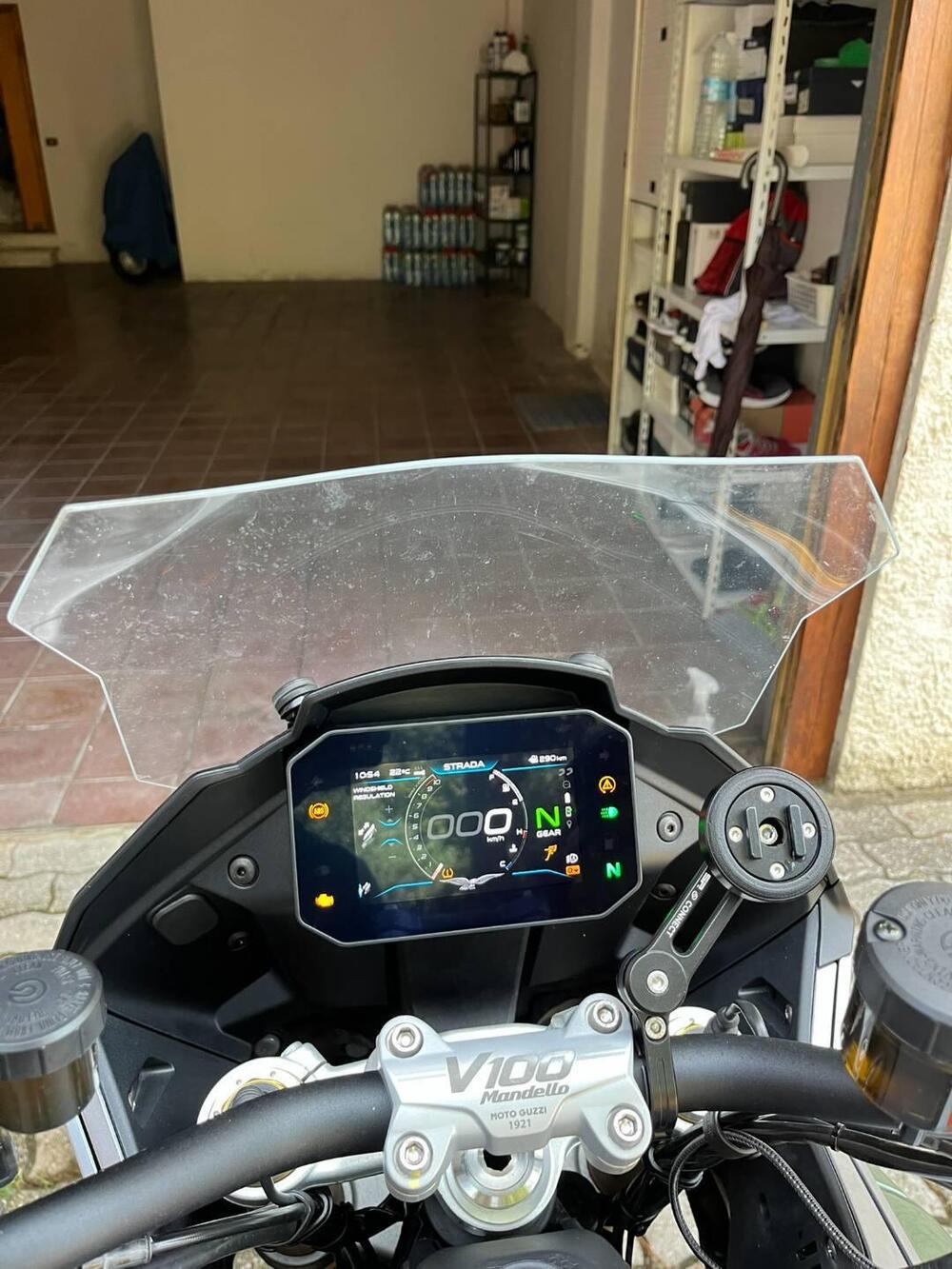 Moto Guzzi V100 Mandello S (2022 - 24) (5)