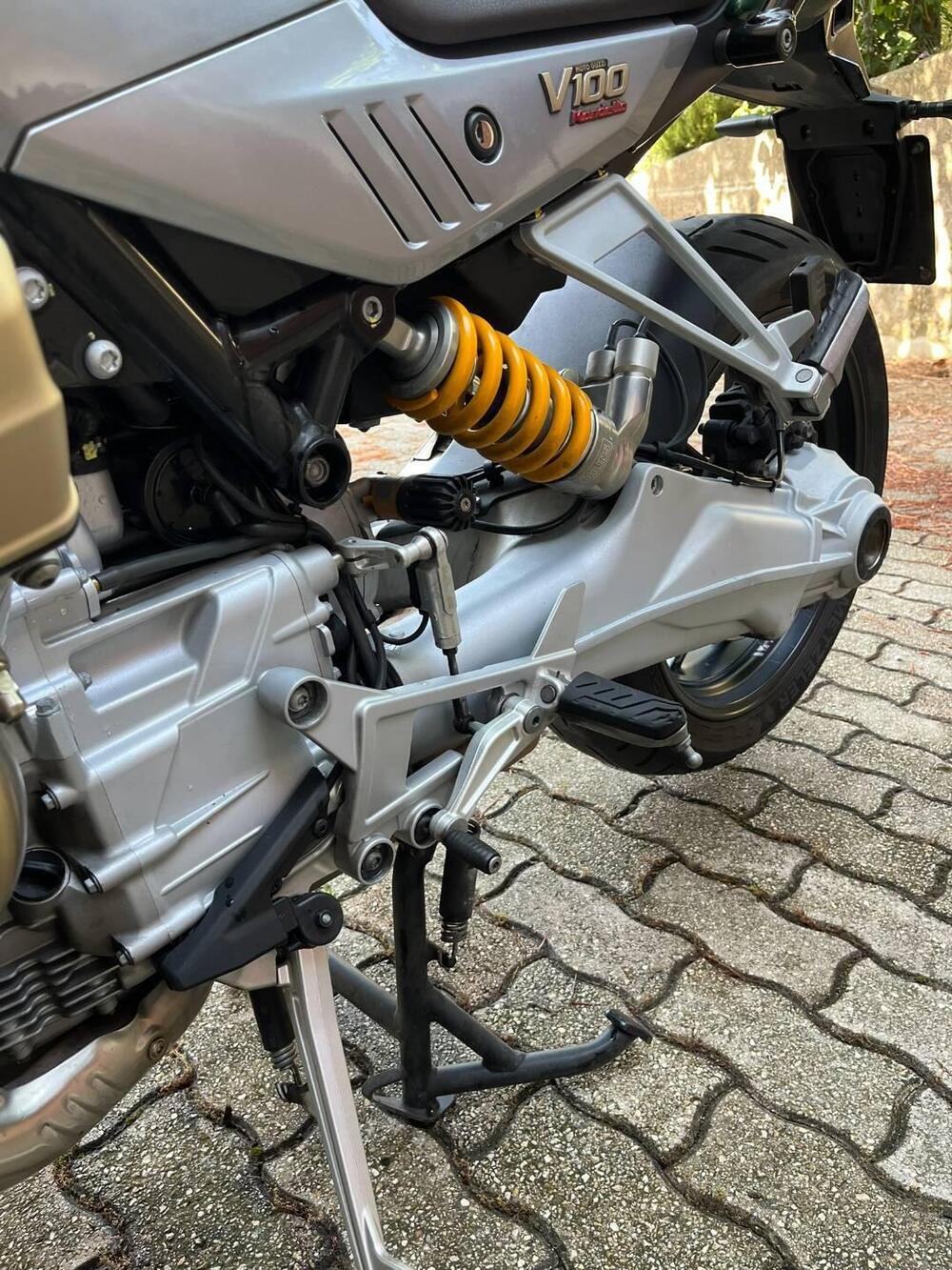 Moto Guzzi V100 Mandello S (2022 - 24) (10)