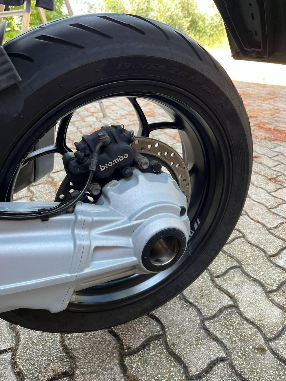 Moto Guzzi V100 Mandello S (2022 - 24) (11)