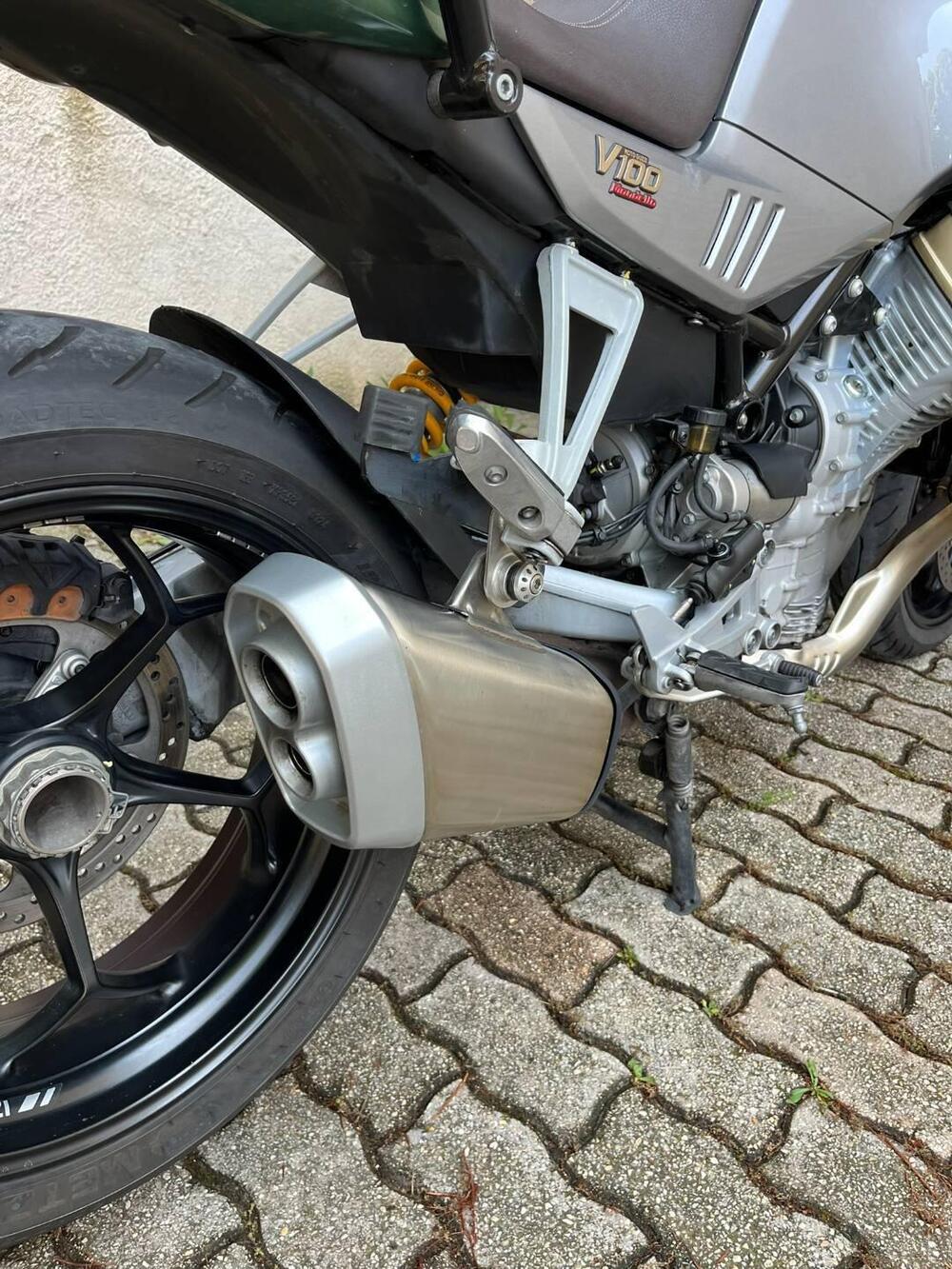 Moto Guzzi V100 Mandello S (2022 - 24) (12)