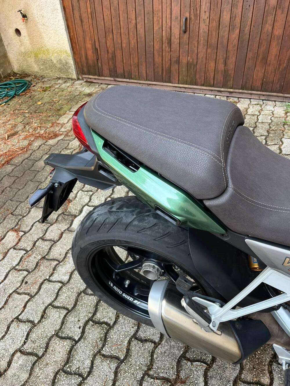 Moto Guzzi V100 Mandello S (2022 - 24) (13)