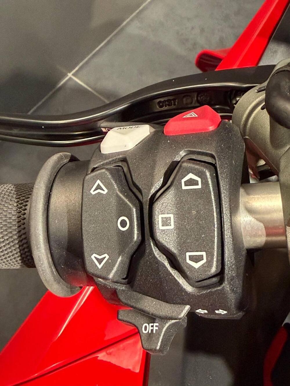 Ducati Panigale V4 S (2025) (8)