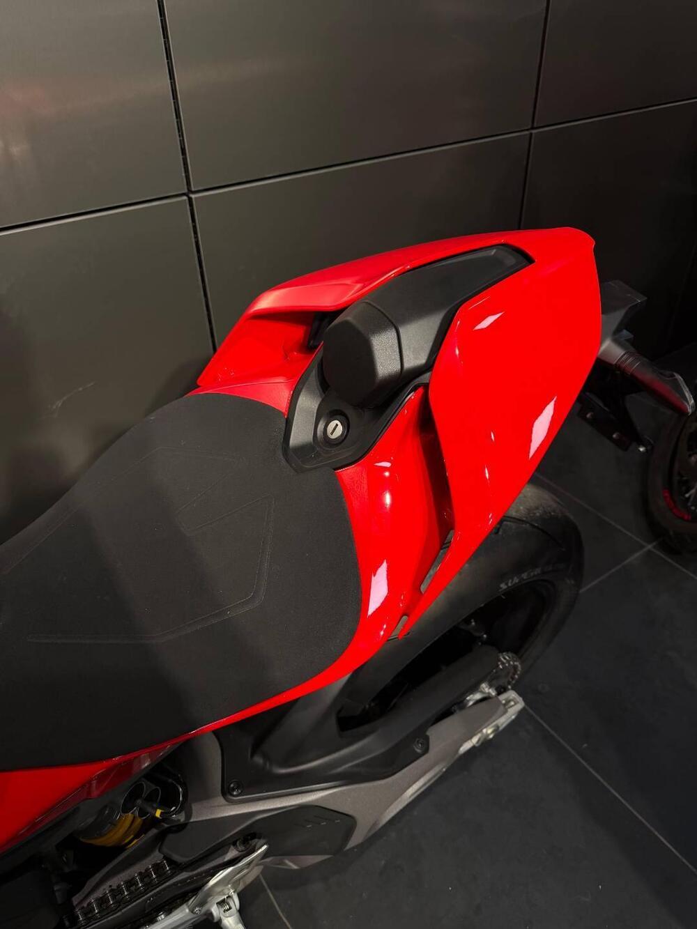 Ducati Panigale V4 S (2025) (10)