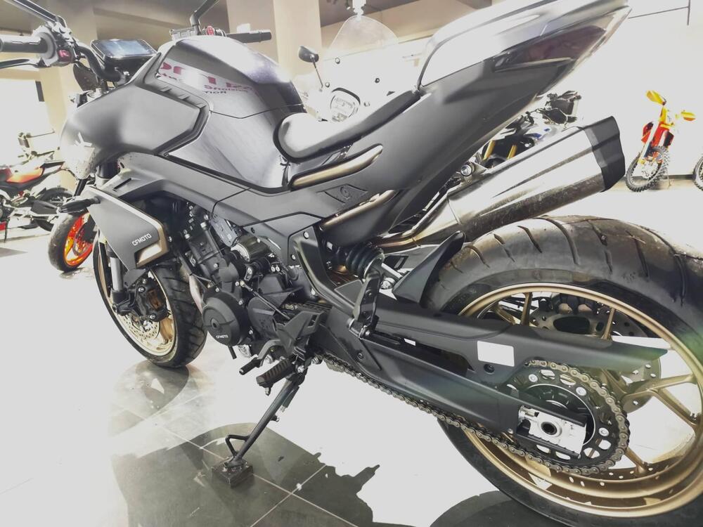 CFMOTO 800NK Sport (2023 - 25) (5)
