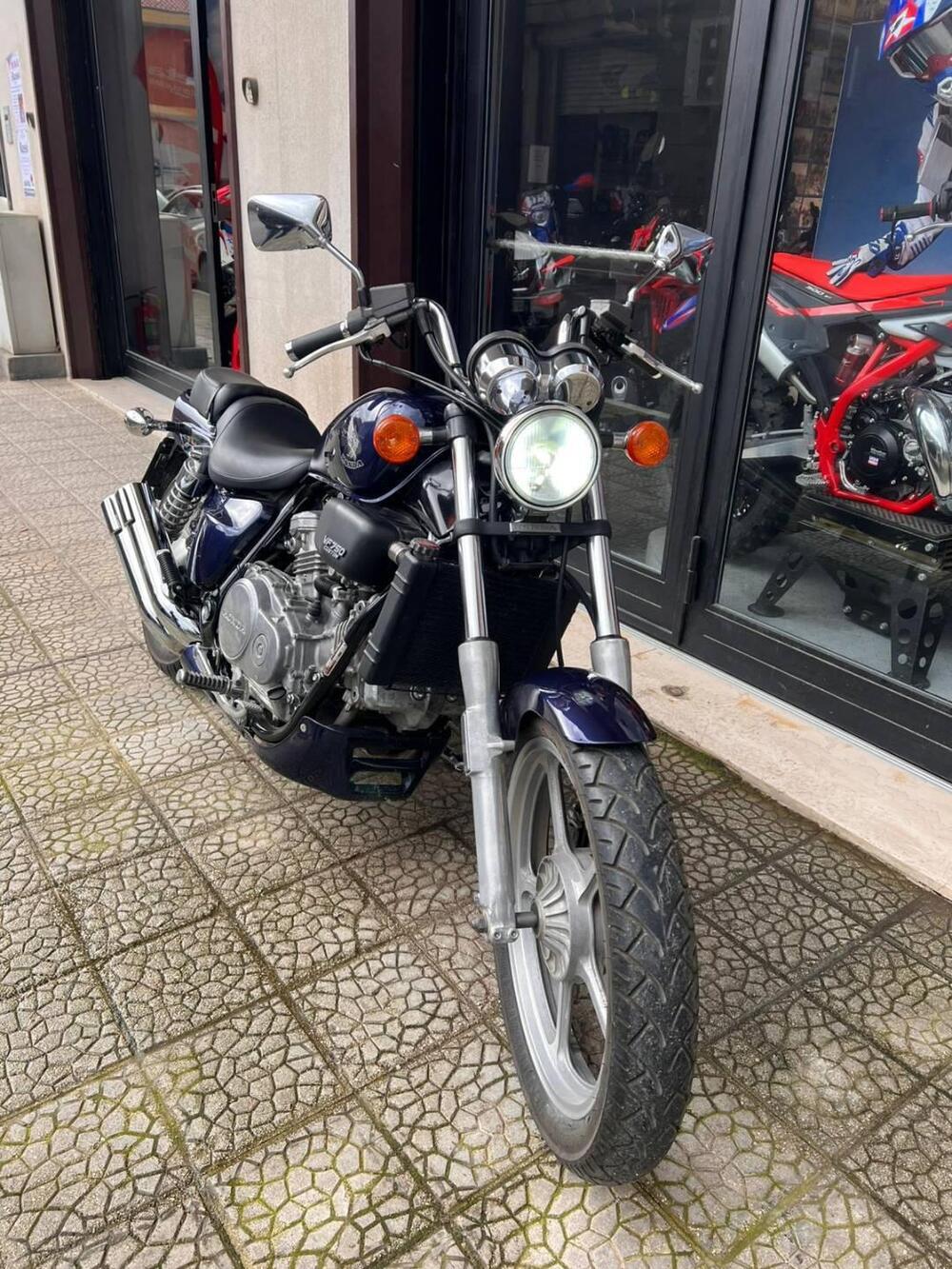 Honda VF 750 C (1985 - 01) (2)