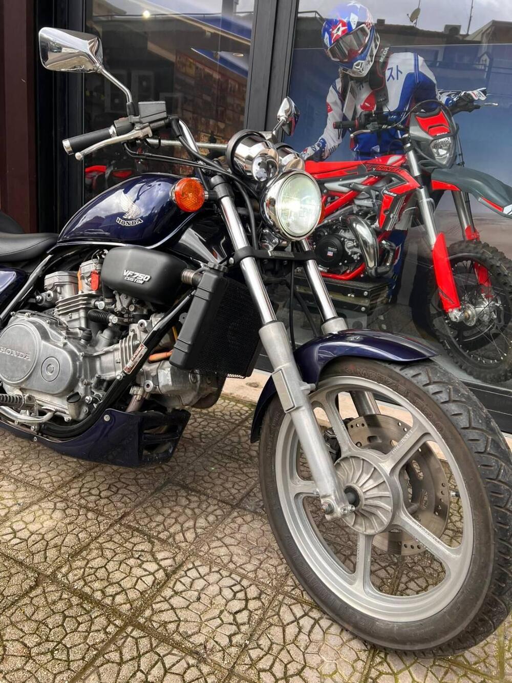 Honda VF 750 C (1985 - 01) (3)