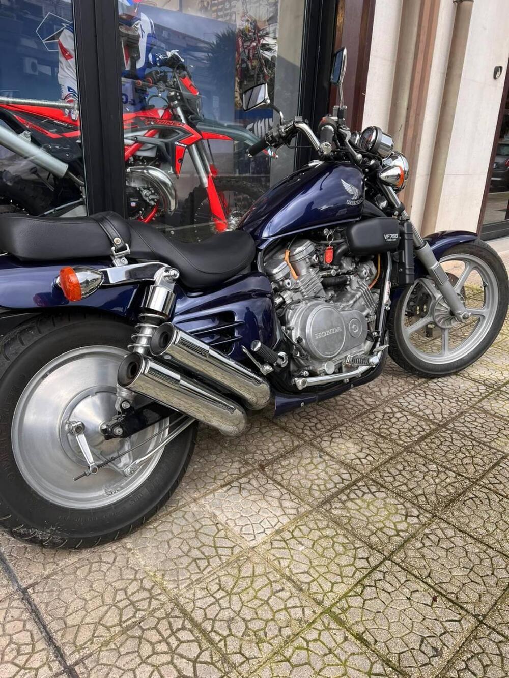 Honda VF 750 C (1985 - 01) (4)