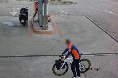 MotoGP: arrestato il ladro della bici da 20.000&euro; di Jorge Mart&iacute;n. Era travestito da meccanico KTM