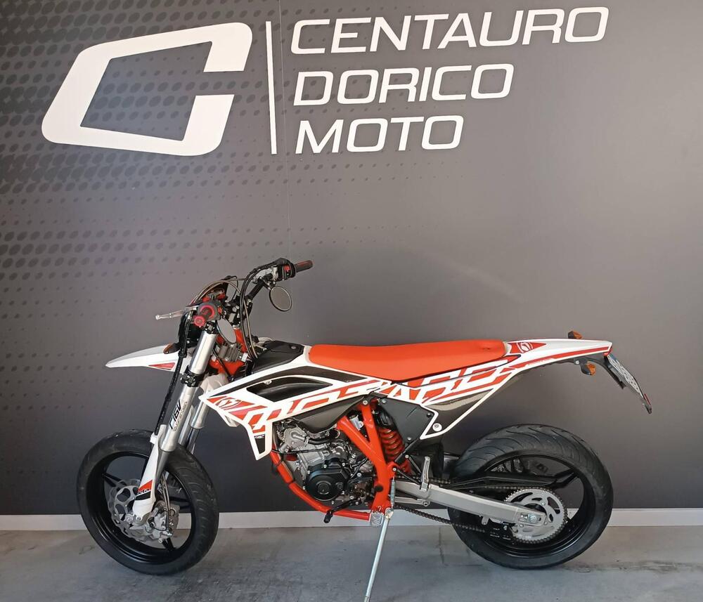 Betamotor RR 125 4T Motard R (2025 - 26) (2)