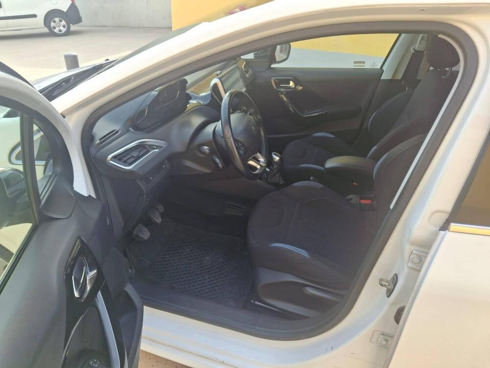 Peugeot 208 usata a Foggia (7)
