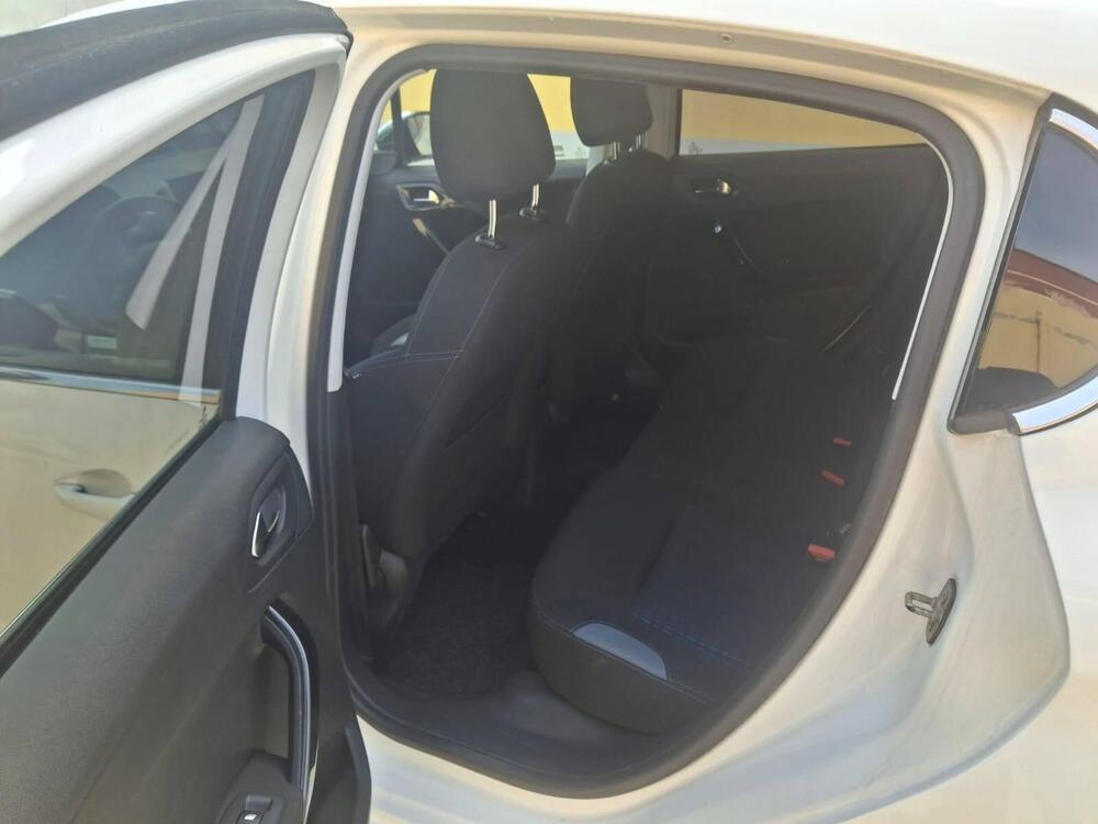 Peugeot 208 usata a Foggia (9)