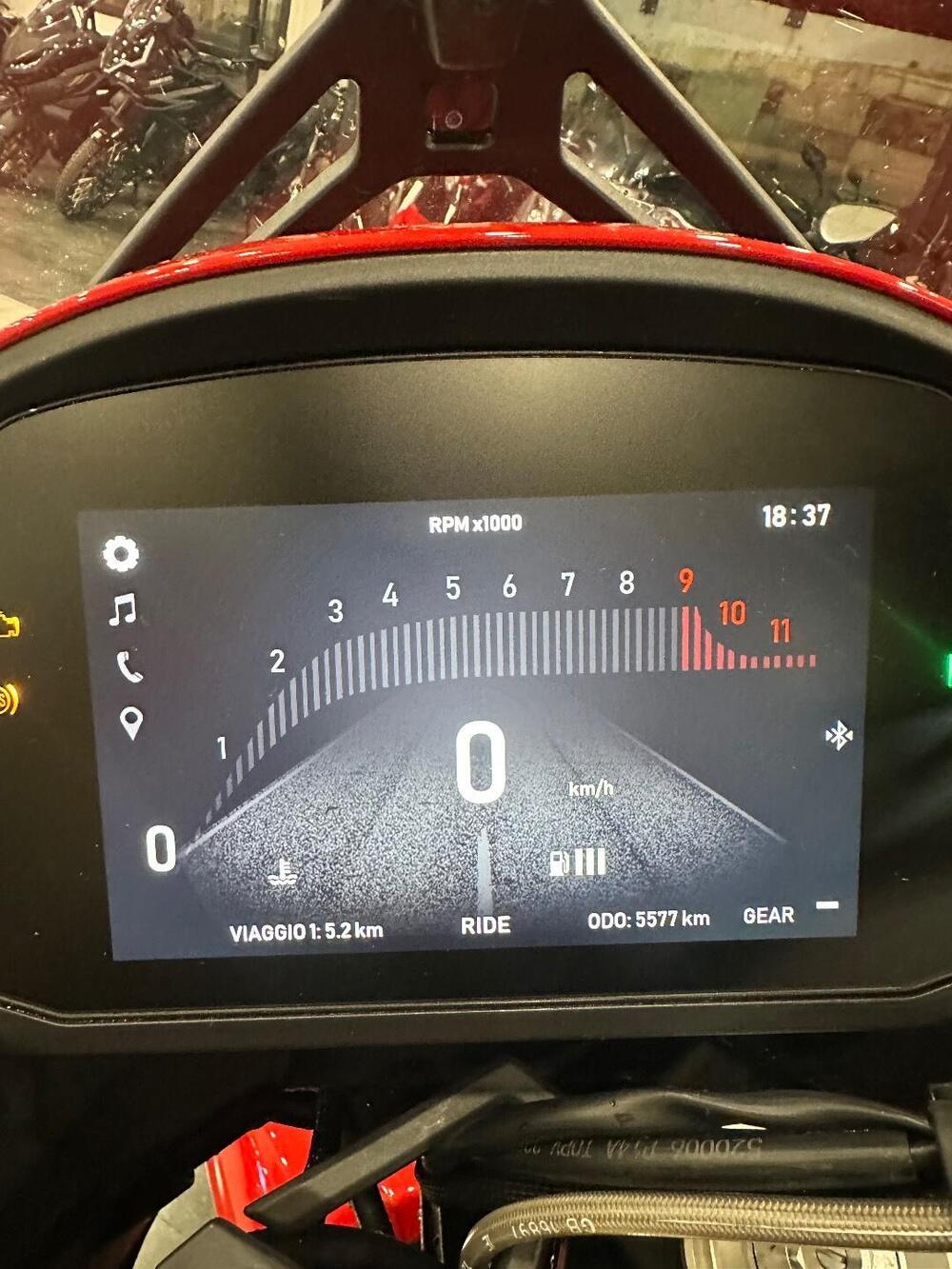 Moto Morini X-Cape 650 Gold Wheels Edition (2022 - 25) (9)