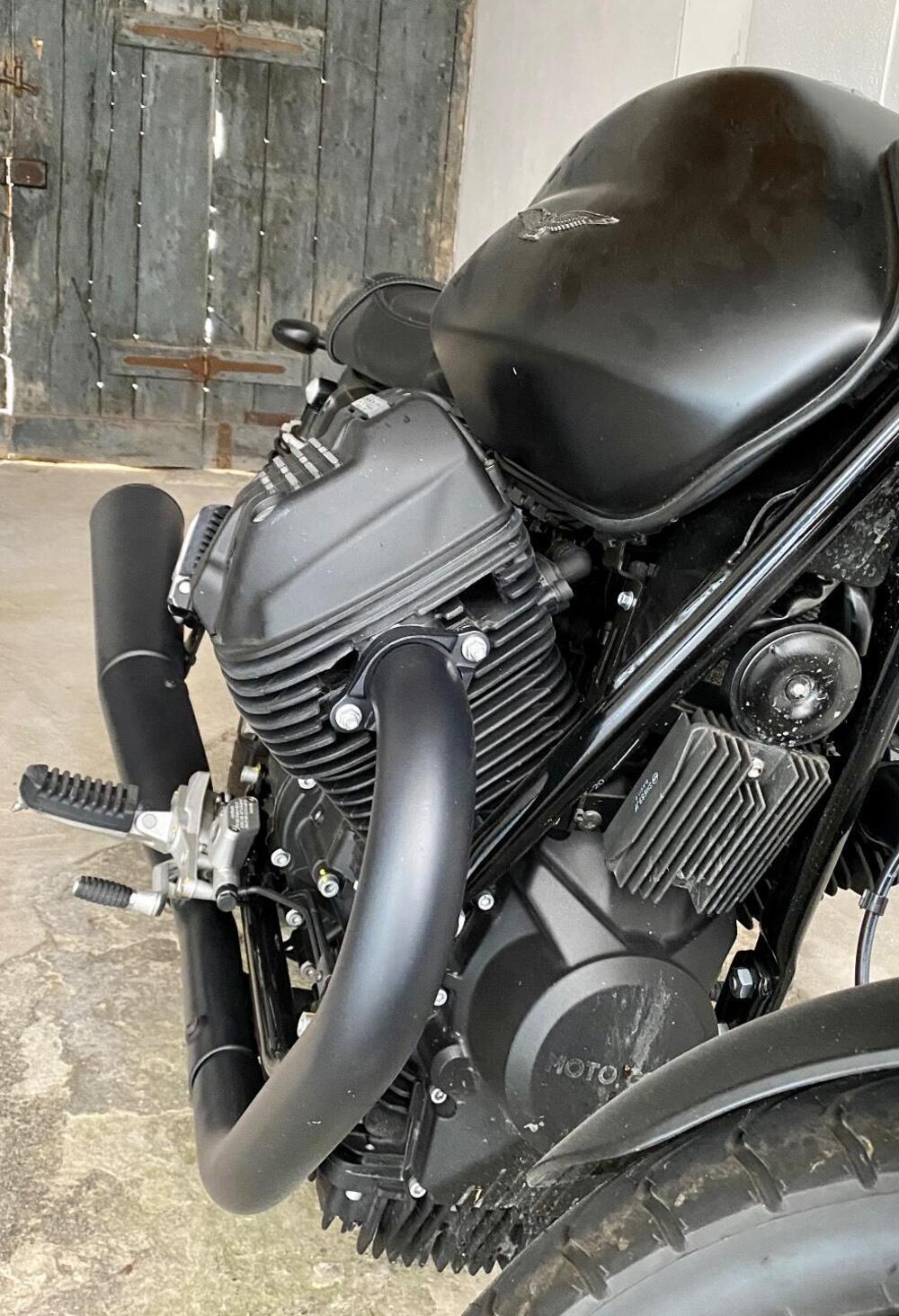 Moto Guzzi V7 III Stone (2017 - 20) (13)