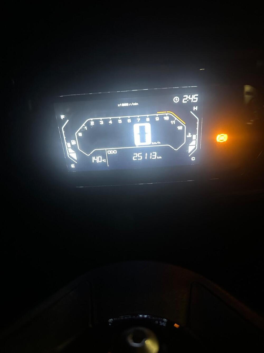 Yamaha X-Max 300 (2025) (4)