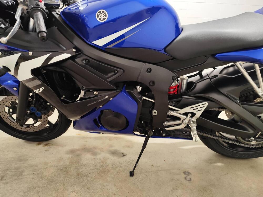 Yamaha YZF R6 (2003 - 04) (6)